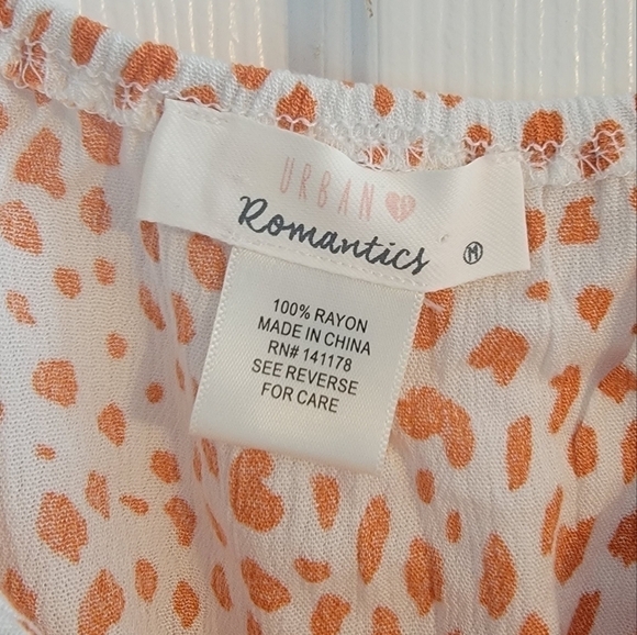 Urban Romantics flowy crop top - Picture 3 of 3